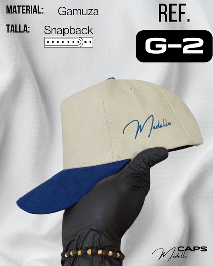 Gorra En Gamuza Medallo (Beige/azul)