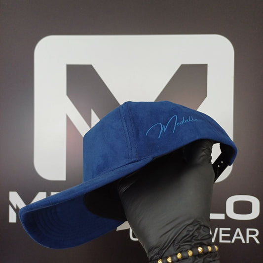 Gorra En Gamuza Medallo (azul oscuro)