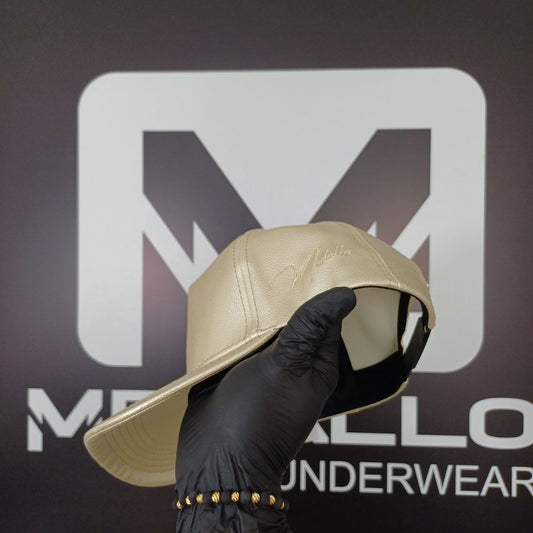 Gorra En Cuero Medallo (dorada)