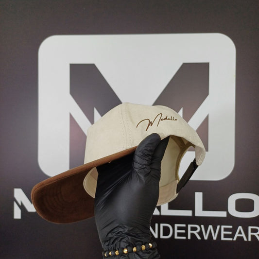 Gorra En Gamuza Medallo (Beige/cafe)